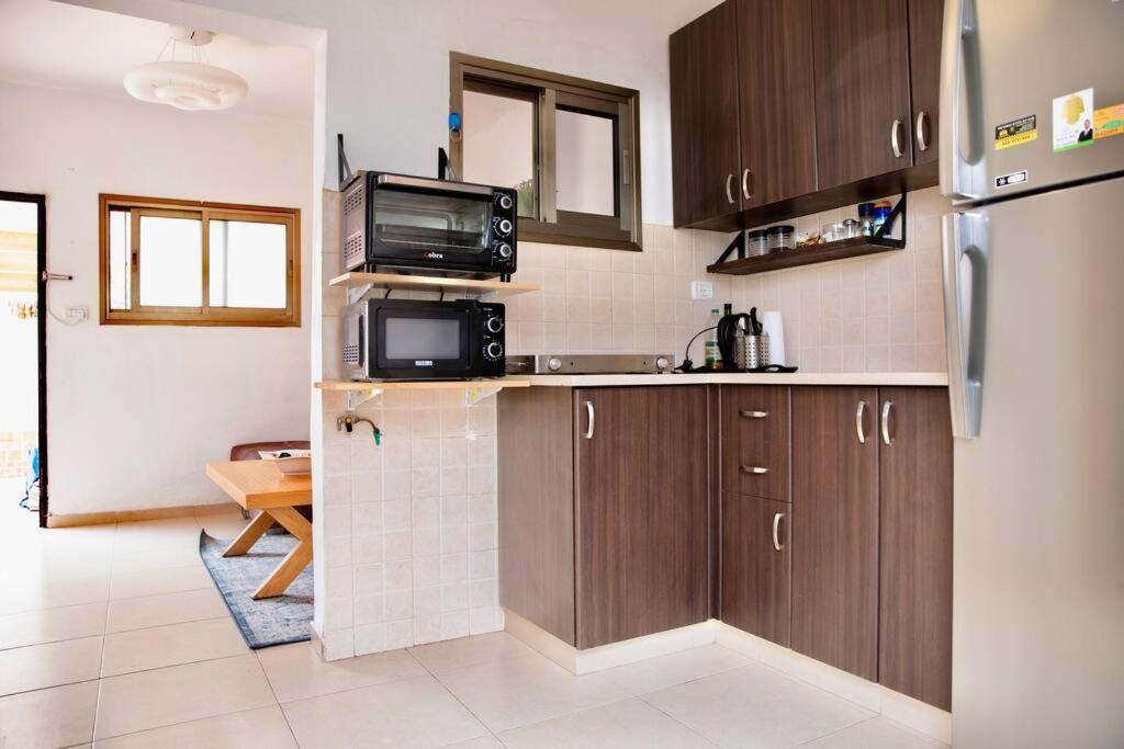 Homey Apartment Near The Beach Hadera Eksteriør bilde